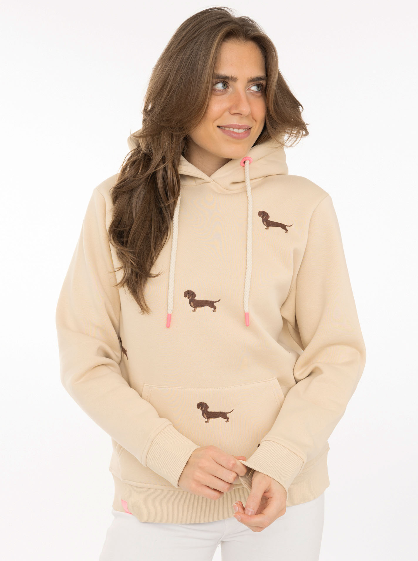 Hoodie ZWILLINGSHERZ "Dackel all over", Damen, Gr. L/XL, beige, Sweatware, Obermaterial: 50% Baumwolle, 50% Polyester, ohne Ausschnitt, angesetztes Bündchen, Sweatshirts Hoodie, gestickte Dackel auf Vorderteil, Kapuze, Tasche, Rippbündchen beige L/XL