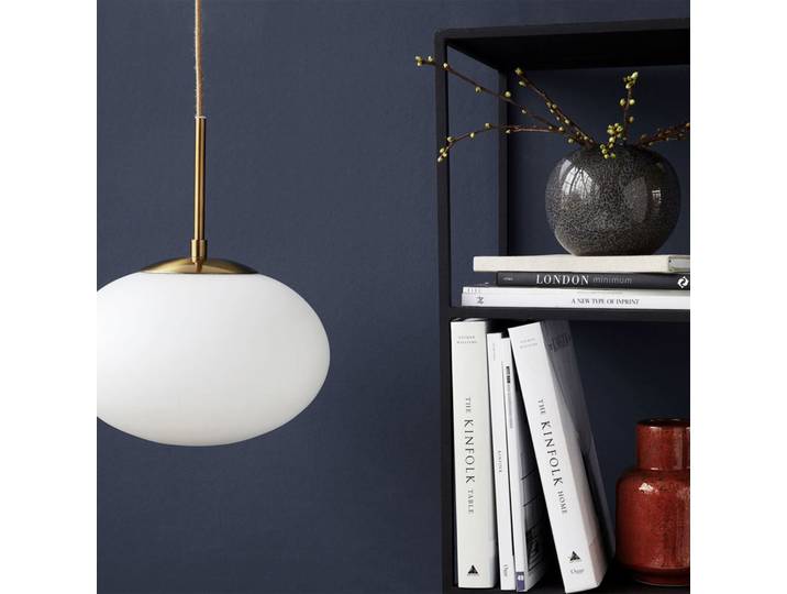 Opal Pendelleuchte Ø30cm Weiß/Messing - House Doctor - Wohnzimmer - Metall