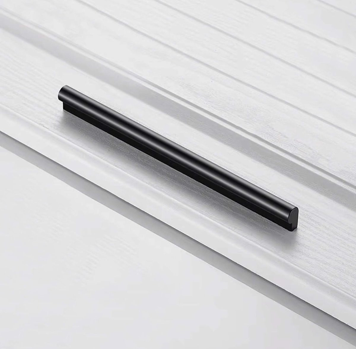 Zwarte meubelgreep van aluminiumlegering met 195 mm gatafstand