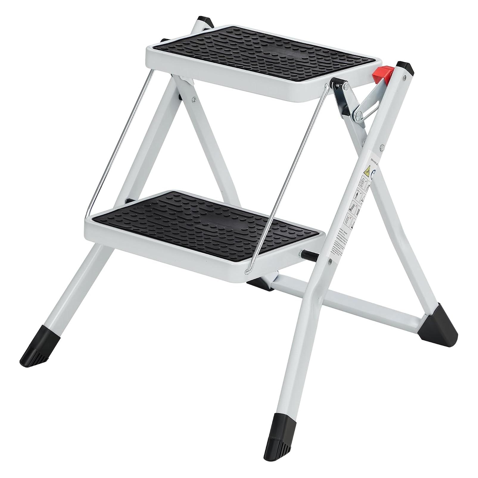 Songmics Klappbare Trittleiter mit 2 Stufen, rutschfest (Klapptritt, Trittleiter, 50 cm) (GSL02WT)