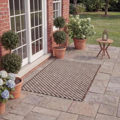 SAFAVIEH Courtyard Judi Indoor/ Outdoor Patio Backyard Rug