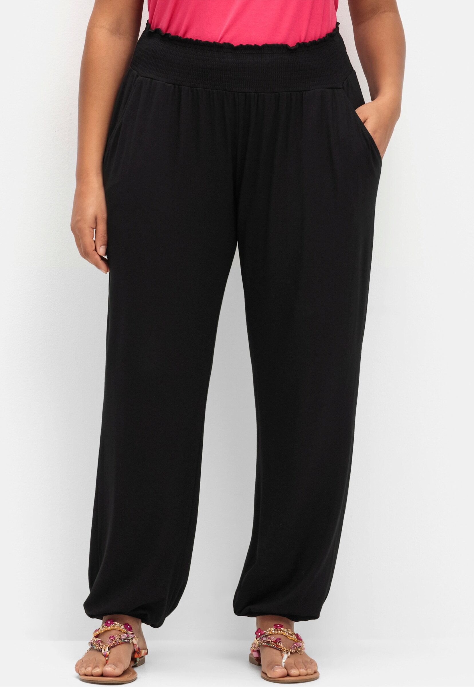Strandkleid SHEEGO "Schlupfhose Jerseyhose mit Saum-Gummibündchen", Damen, Gr. 54, N-Gr, schwarz, Modisch, Kleider Strandkleid, mit Smokbund und Gummibündchen
