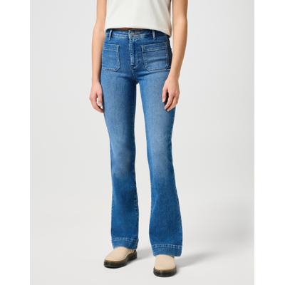Wrangler "Flare" im Retro-Design mit ausgestelltem Bein