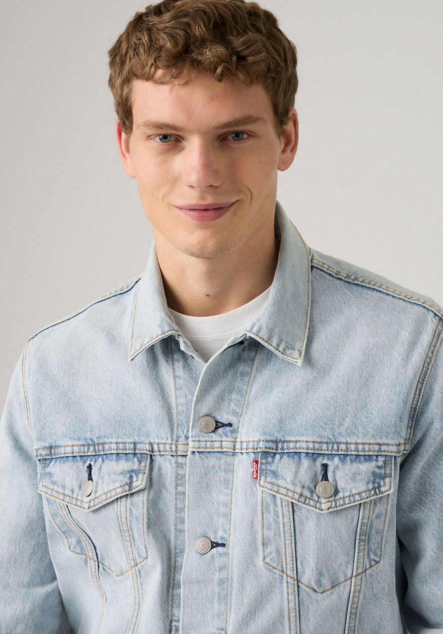 Jeansjacke LEVI'S "VINTAGE FIT TRUCKER JKT", Herren, Gr. XL, blau (into the light t), Denim/Jeans, Obermaterial: 100% Baumwolle, unifarben, hüftlang, Rundhals, 1-Knopf-Manschette, Jacken Jeansjacke, mit Knopfleiste into the light t XL