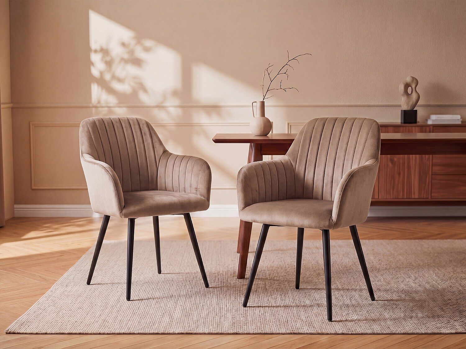 Unique Conjunto de 2 sillas con reposabrazos ELEANA - Terciopelo y metal negro - Beige