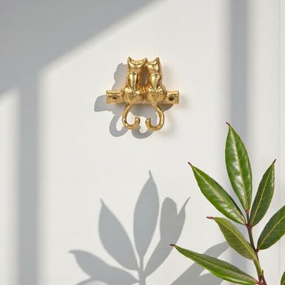 Cheungs Pecara Cat Pairing Romantic Cast Iron Wall Hook - N/A