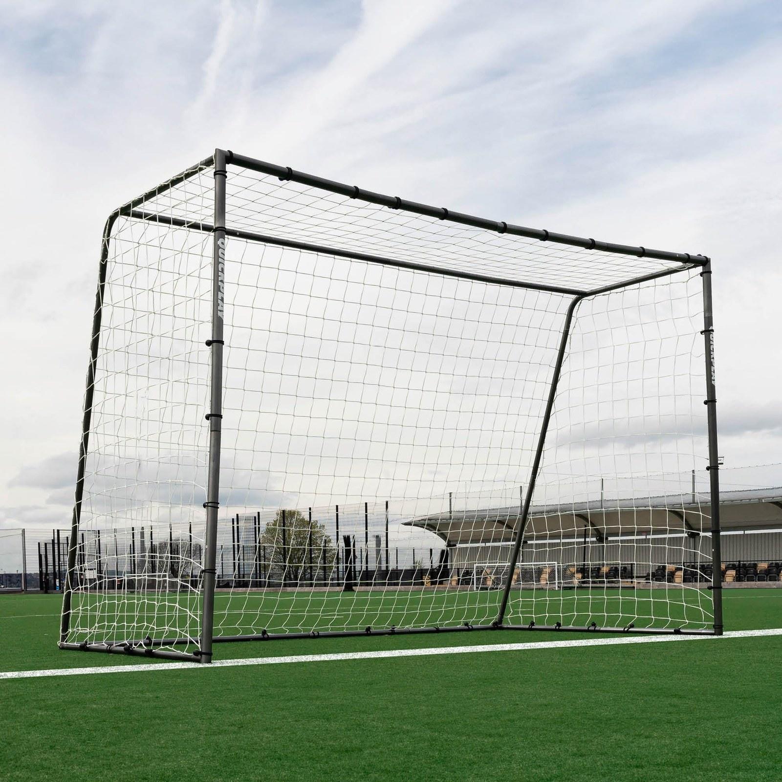 Fußballtor - 3 x 2 Meter - Verzinkter Stahl - Wetterbeständig - Netz mit UV-Schutz