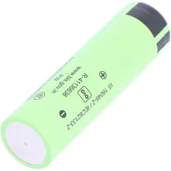 Panasonic Ladegerät und 2 Stück 18650 Li-ion Akku mit erhöhten Pluspol, ungeschützt, 66,7x18,3mm (2 Stk., 18650, Ladegerät inkl. Akku), Akku Ladegerät