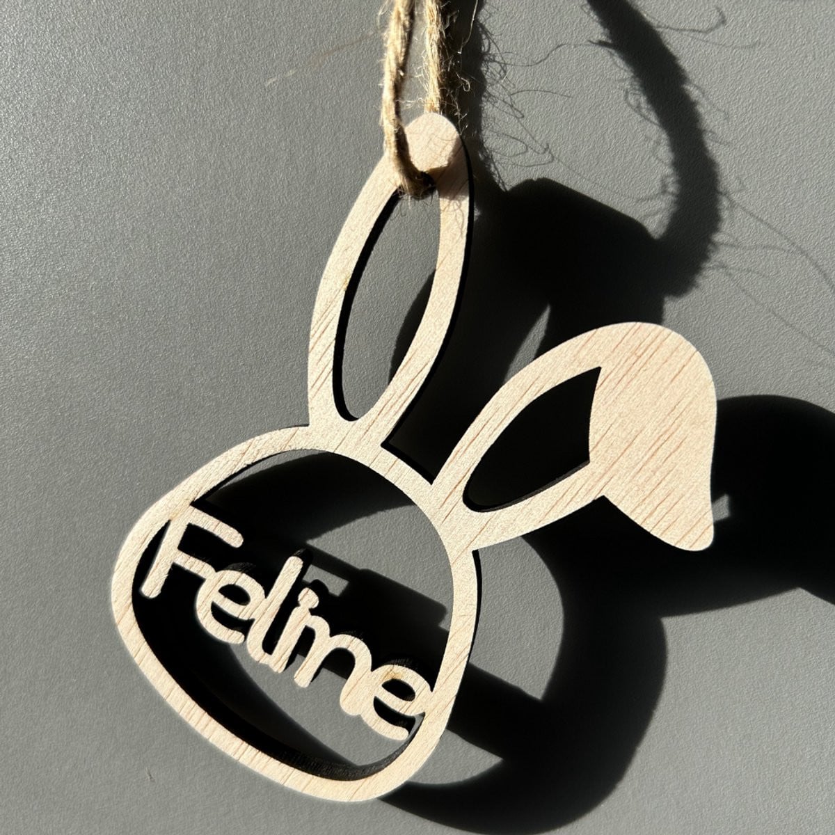 Gepersonaliseerde Paashaas hanger met naam van JM Woods