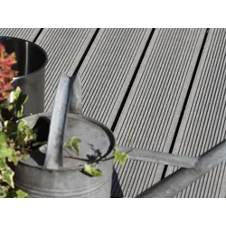 21x139 mm "Die Kompakte", WPC-Terrassendielen, grau, Hohlkammerprofil, grob/fein, gebürstet