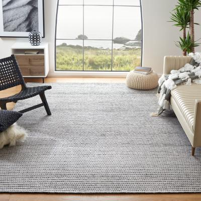 SAFAVIEH Marbella Liadain Wool Rug