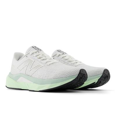 New Balance "FUELCELL PROPEL V5" mit FuelCell-Mittelsohle