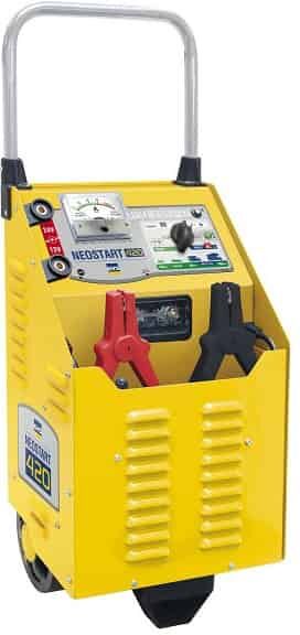 GYS Booster chargeur de batterie 12 et 24V NEOSTART 620 - 025288