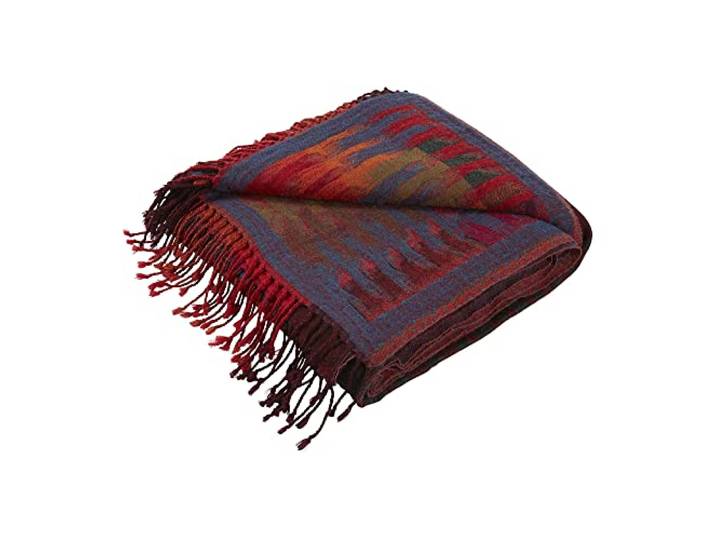 Madura - Plaid Khan Décoration pour Maison Salon Chambre Canapé - Idée Cadeau Laine au Motif Ikat Graphique Cardinal 140x200 cm