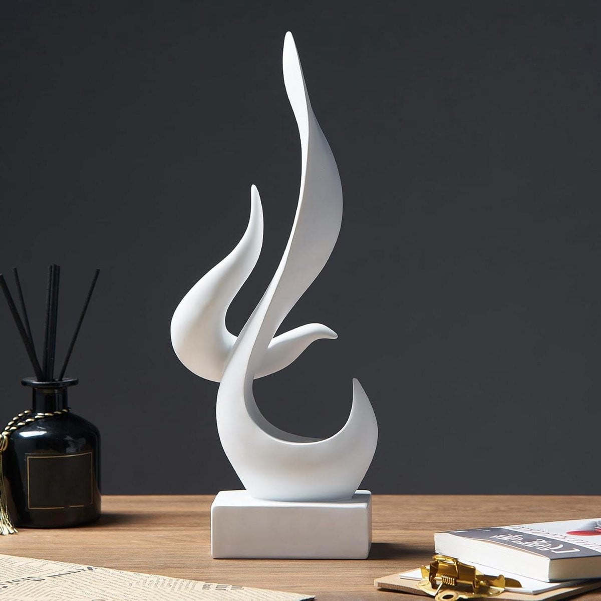 Abstract Vlam Sculptuur Wit Hars Kunstbeeld Hoogte: 354 cm