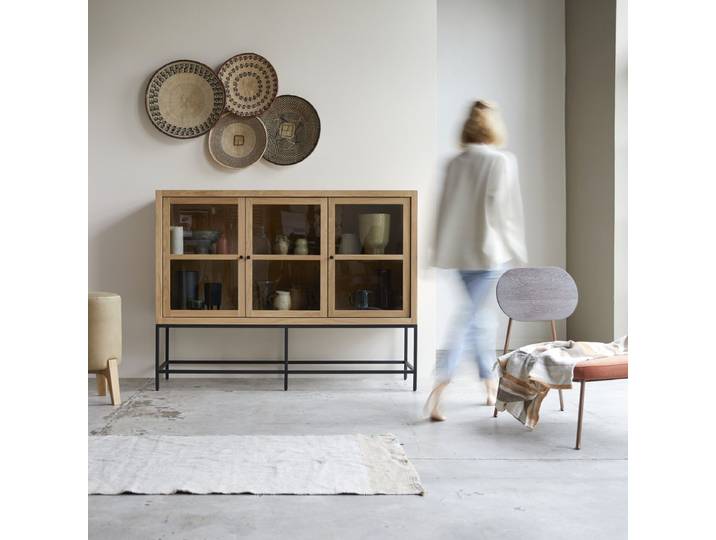 Niedriger Vitrinenschrank aus massiver Eiche - Natur - Oak