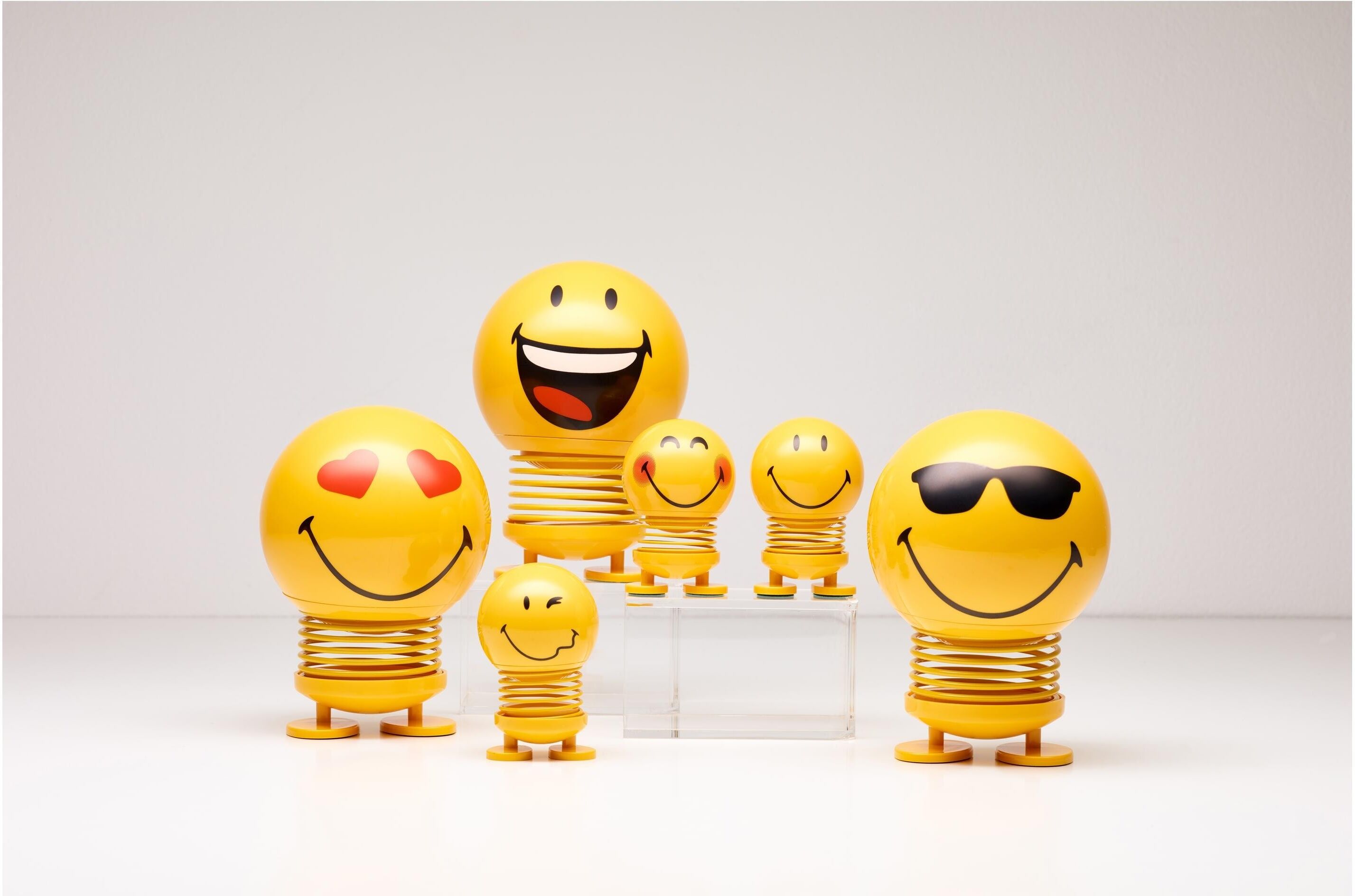 Dekofigur HOPTIMIST "Bumble Smiley Love S 8 cm", gelb, B:5cm H:5cm, ABS-Kunststoff, Kunststoff, Dekofiguren, Dekofigur gelb B/H/T: 5cm x 5cm