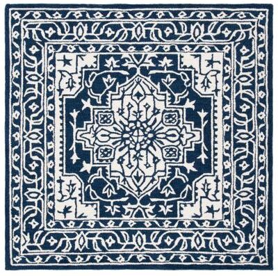 SAFAVIEH Handmade Micro-Loop Terezie Wool Rug