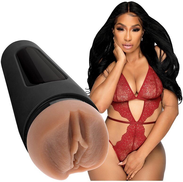 Main Squeeze Celebrity Karlie Redd