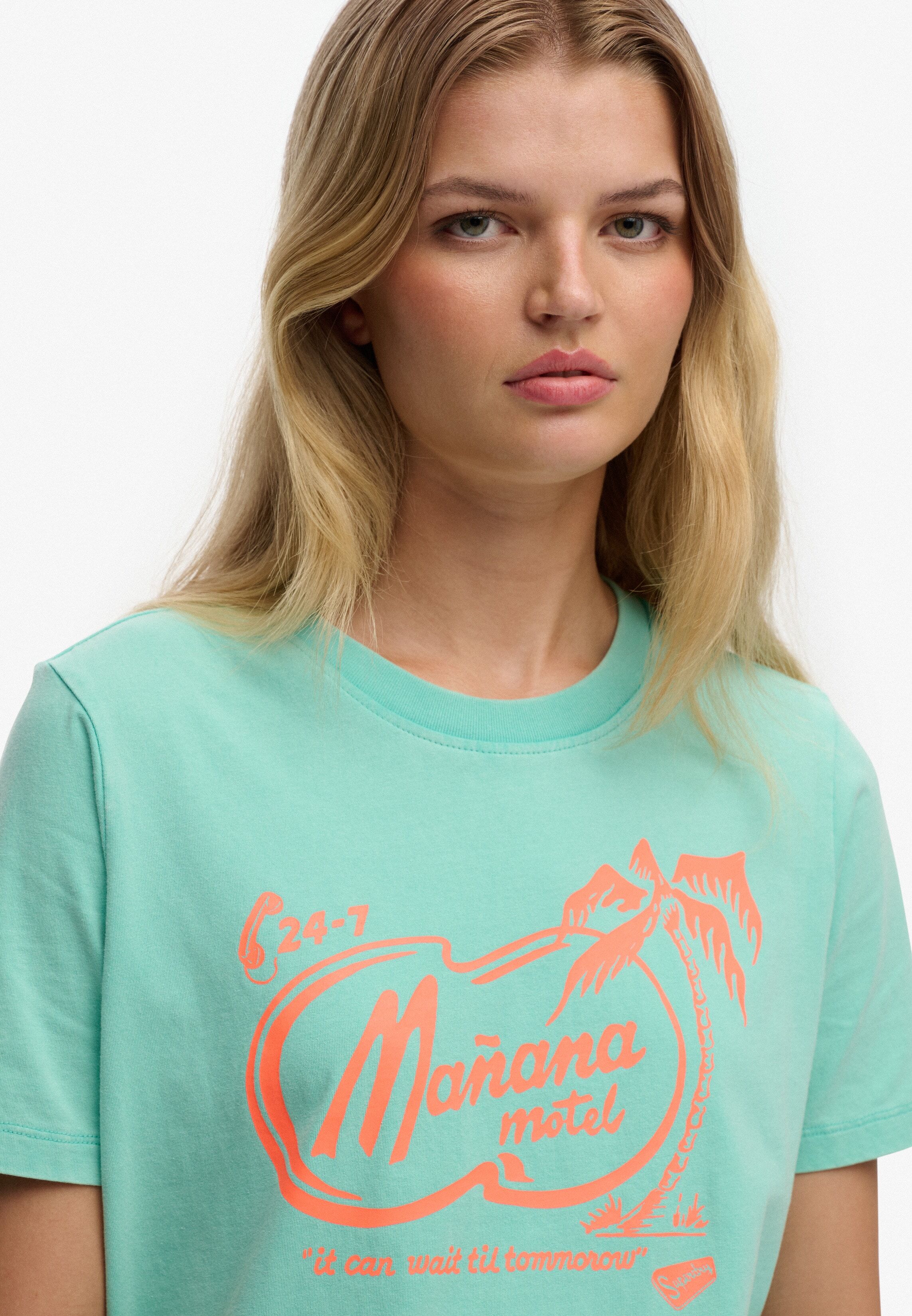 Print-Shirt SUPERDRY "ROADSIDE TRADE RELAXED TEE", Damen, Gr. S, rich turquoise, Single Jersey, Obermaterial: 100% Baumwolle, bedruckt, relaxed fit normal, Rundhals, Shirts Print-Shirt, aus Baumwolle in Single Jersey, Relaxed Fit, Kurzarm rich turquoise S