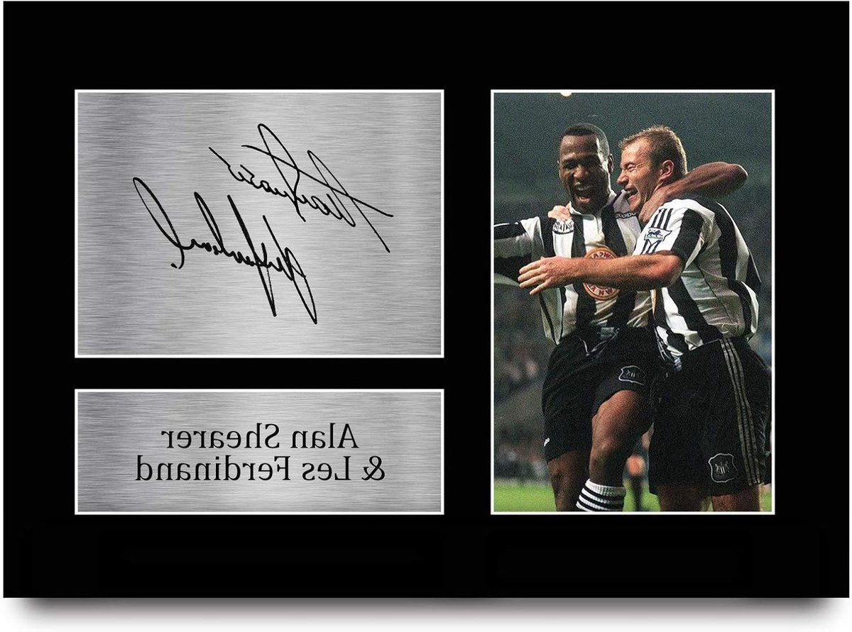 Sport Poster Voetbal Foto met Gedrukte Handtekening - A4 - Zwart