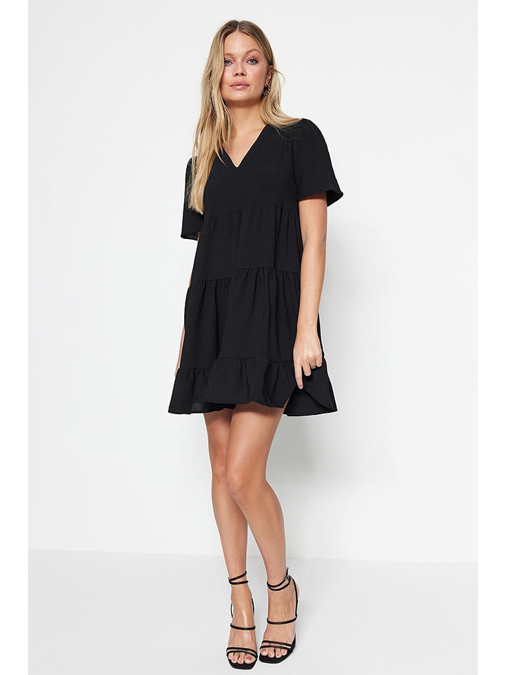 trendyol Kleid in Schwarz - 38