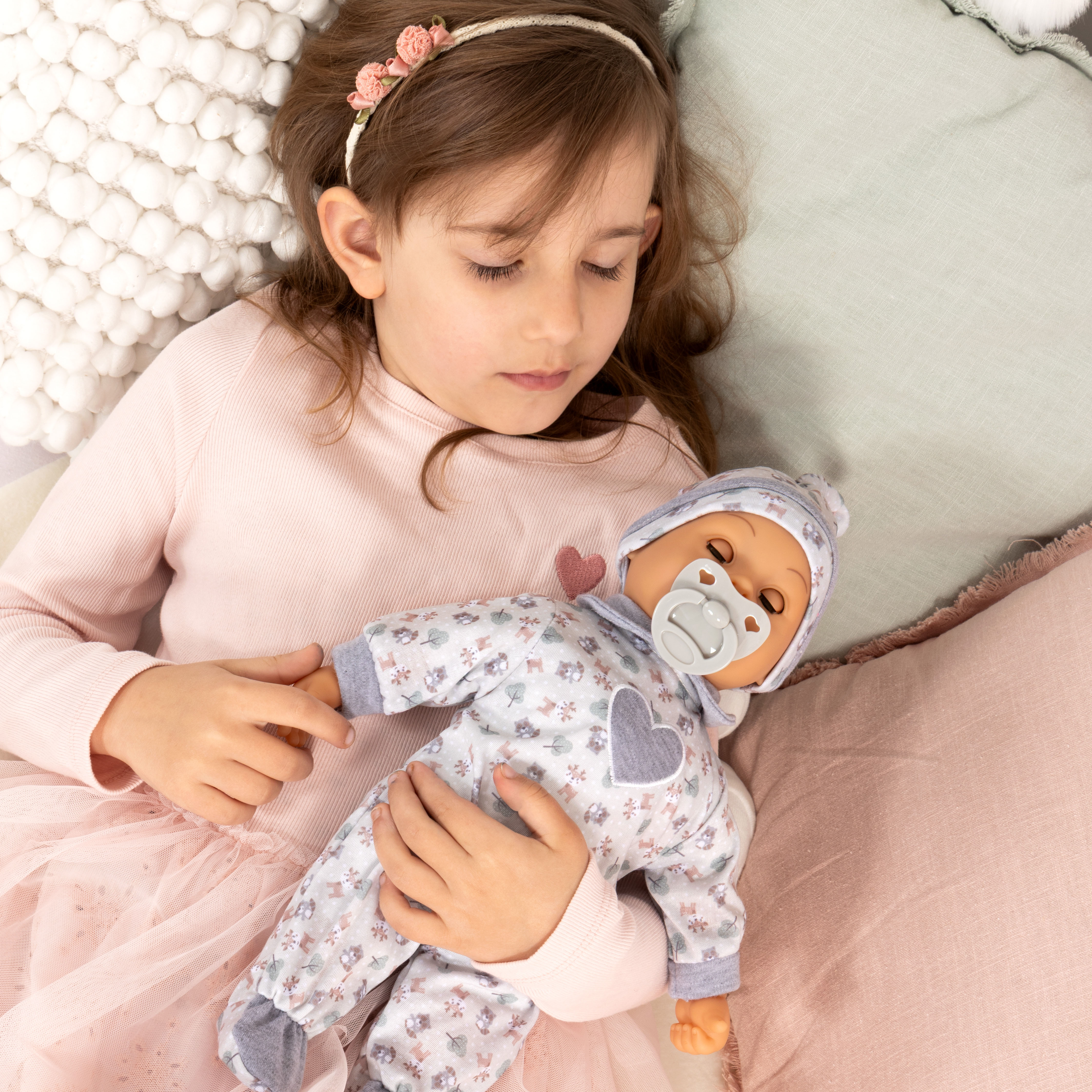 Babypuppe BAYER "First Words Baby, 38 cm, grau", bunt (grau), Puppen, Kinder, Babypuppe, mit Schlafaugen und Babygeräuschen