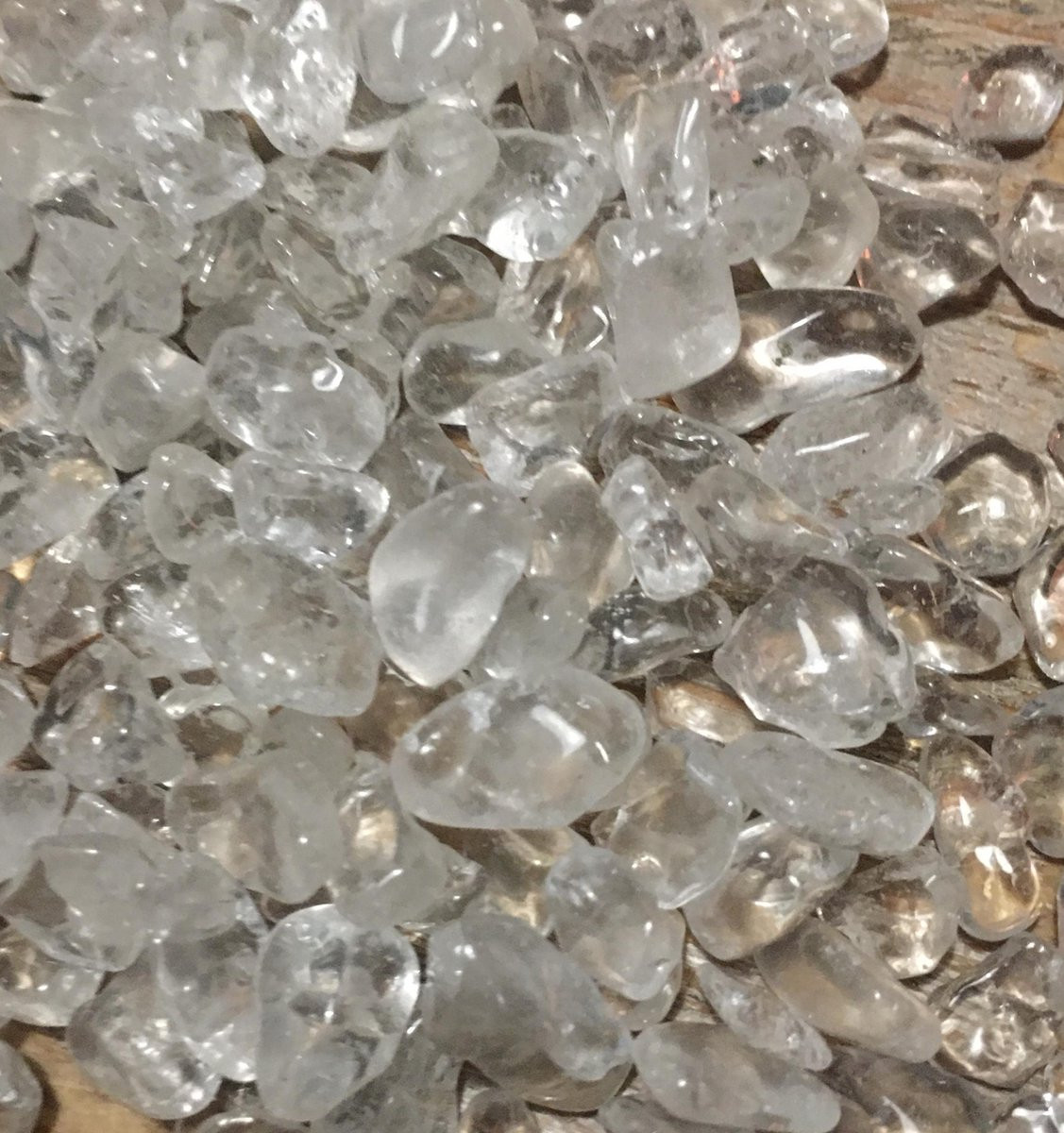 Bergkristal mini trommelsteentjes voor het energetisch opladen van uw edelstenen - 80 gram