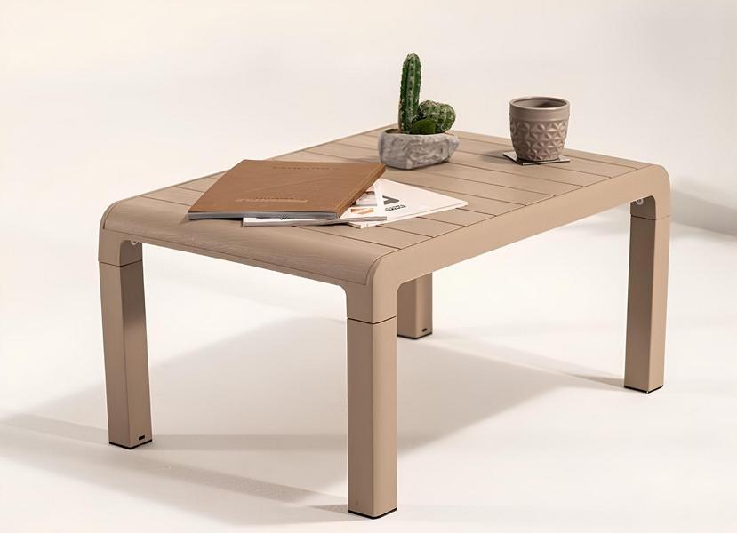 Rechteckiger beiger Gartentisch Stabiler Tisch Stilvolle Gartenmöbel