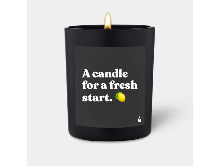 Duftkerze Woody A candle for a fresh start.