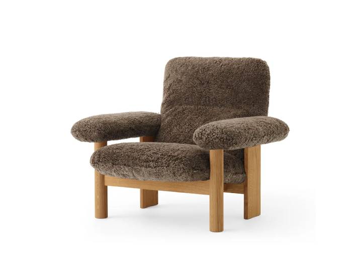 Audo Copenhagen Fauteuil Brasilia Oiled oak-Root sheepskin