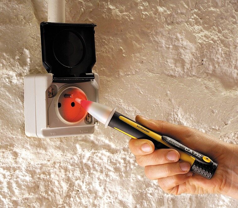 Testeur CA732 avec lampe intégrée CHAUVIN ARNOUX P01191745Z