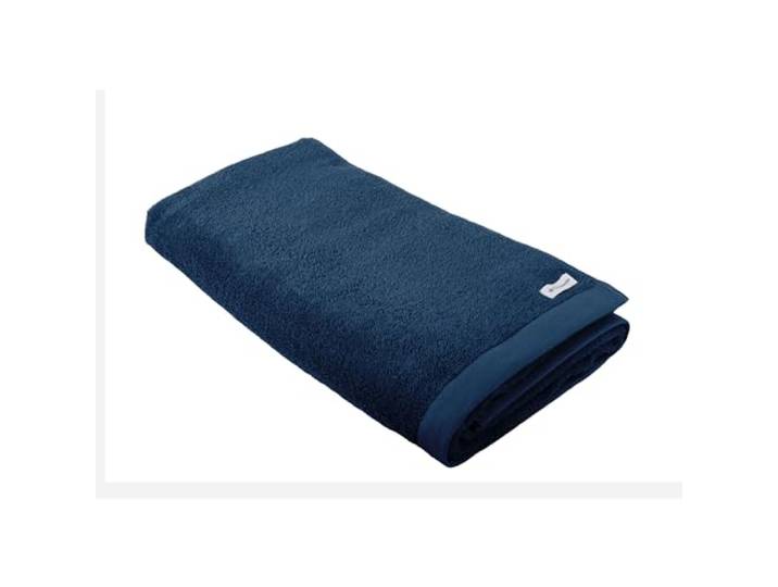 Herding Tom Tailor Serviette de Sauna\, 80x200 cm\, 100% Coton/éponge\, avec Deux accroches et étiquette avec Logo\, Color Bath Towel Bleu (Dark Navy)