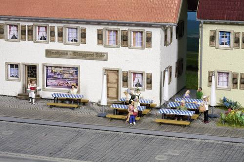 NOCH 14817 H0 Biergarten-Zubehör Bemalt, Fertigmodell
