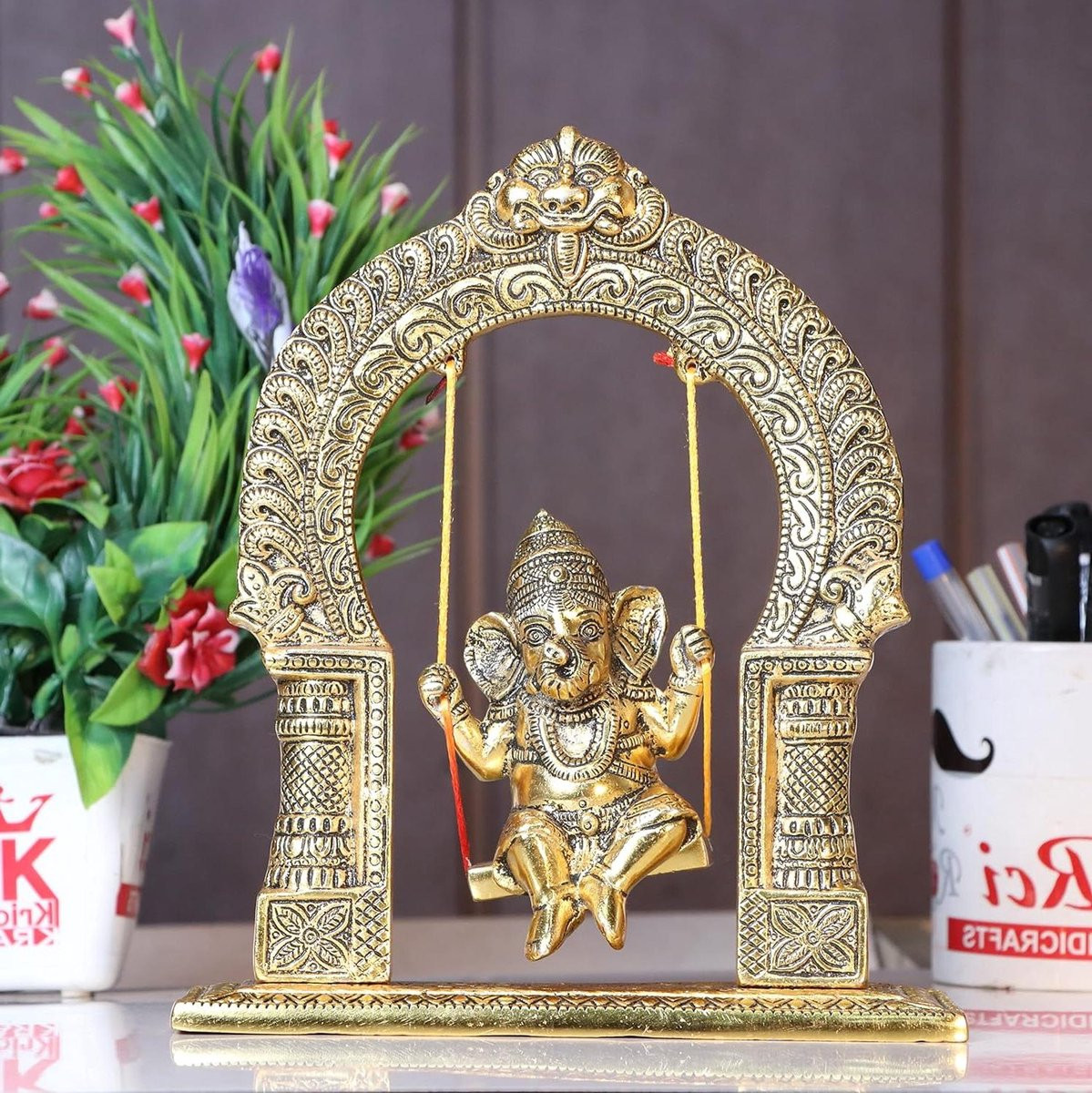 Ganesh Jhula Idol Ganpati Beeld - Handgemaakt Aluminium - Goud - B/D/H: 6,5 x 19,5 x 23 cm