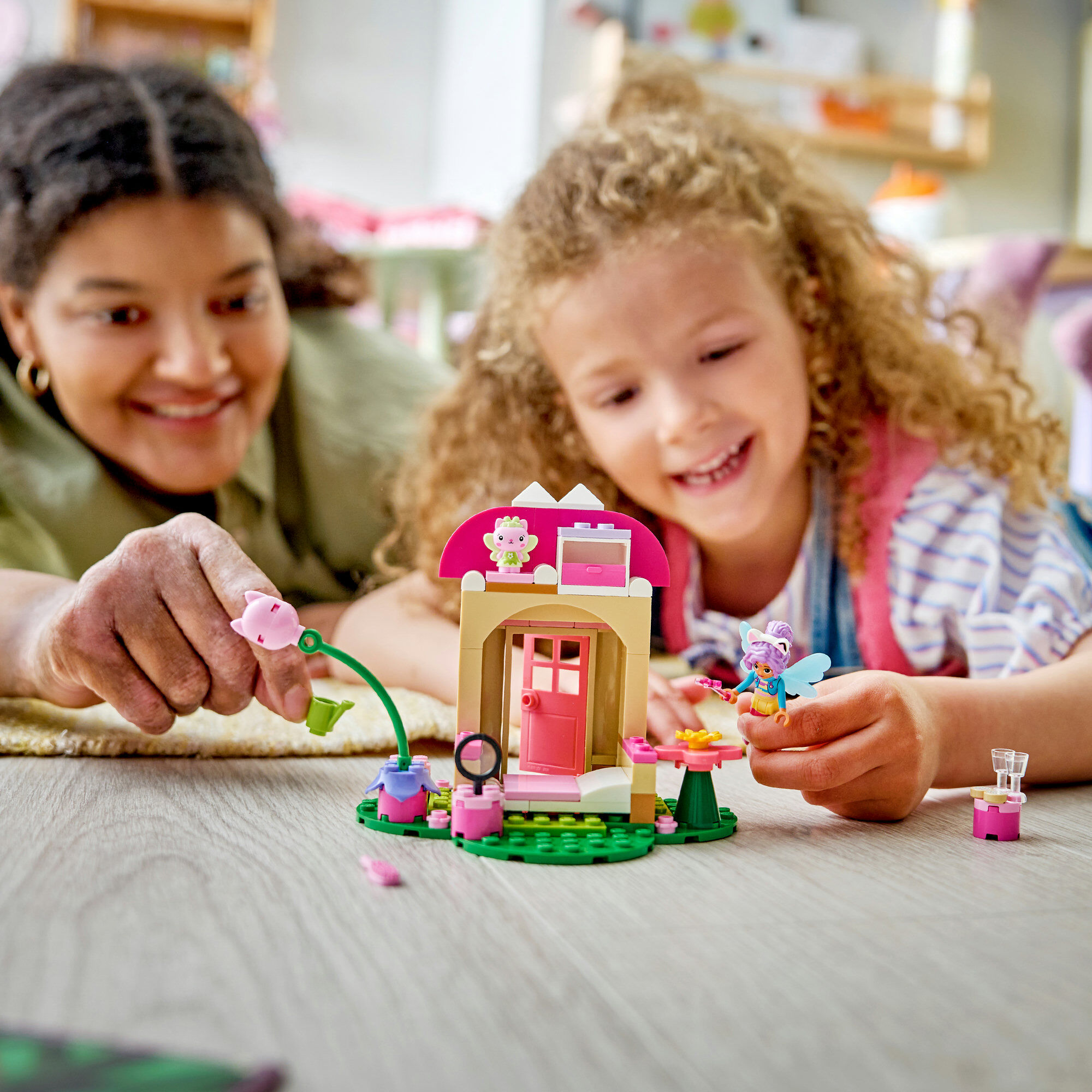 Konstruktionsspielsteine LEGO "Kitty Fees Gartenhaus (11212), LEGO Gabby's Dollhouse", bunt, Spielbausteine, Kinder, Kunststoff, Konstruktionsspielsteine, Made in Europe