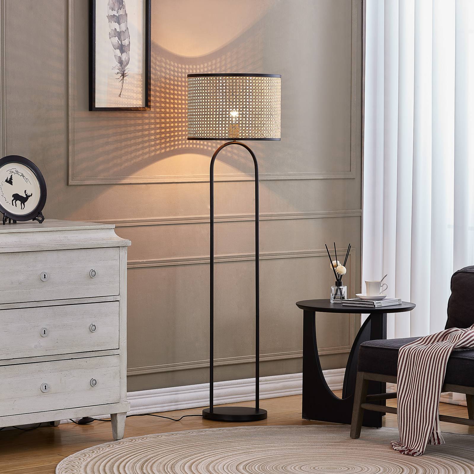 Stehlampe Yaelle Lindby, Holz hell, für Wohn- / Esszimmer, Holz, Skandinavisch, Stehlampe