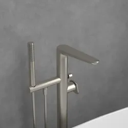 Villeroy und Boch Antao Badewannenarmatur TVT11100400064 Standmontage, brushed nickel black