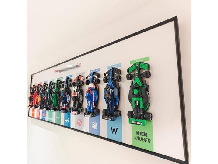 Display Wandboard für Lego F1 Rennwagen 77242-77252 - Ideal Geschenk für Autoliebhaber - 40 x 120 cm (Weiß)