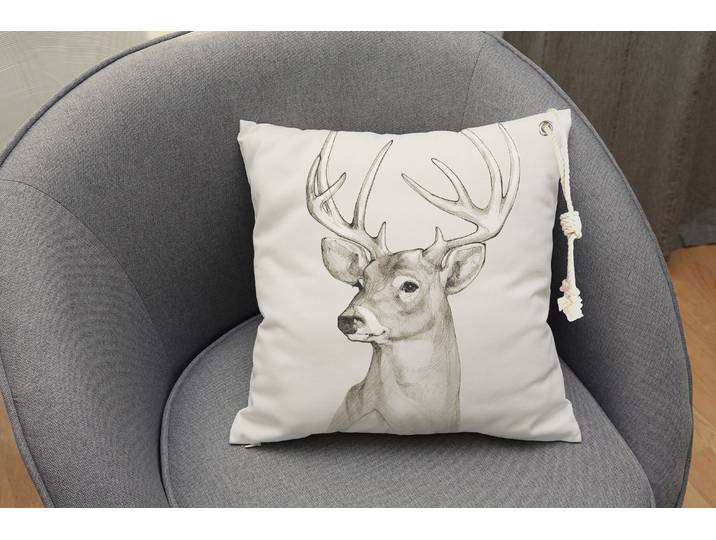 Dekokissen QUEENCE Hirsch , weiss (weiß, bedruckt gemustert), B:40cm L:40cm, Baumwolle, Polyester, Dekokissen_Sitzkissen_Kissenhüllen, Dekokissen, Outdoor-Kissen mit Öse und dicker Stoffkordel