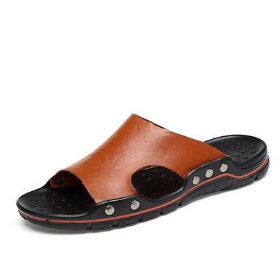 Schwarze Slipper-Sandalen aus Leder für Herren – lässige Strand-Slipper mit offener Spitze, Nietendesign und bequemer Sohle