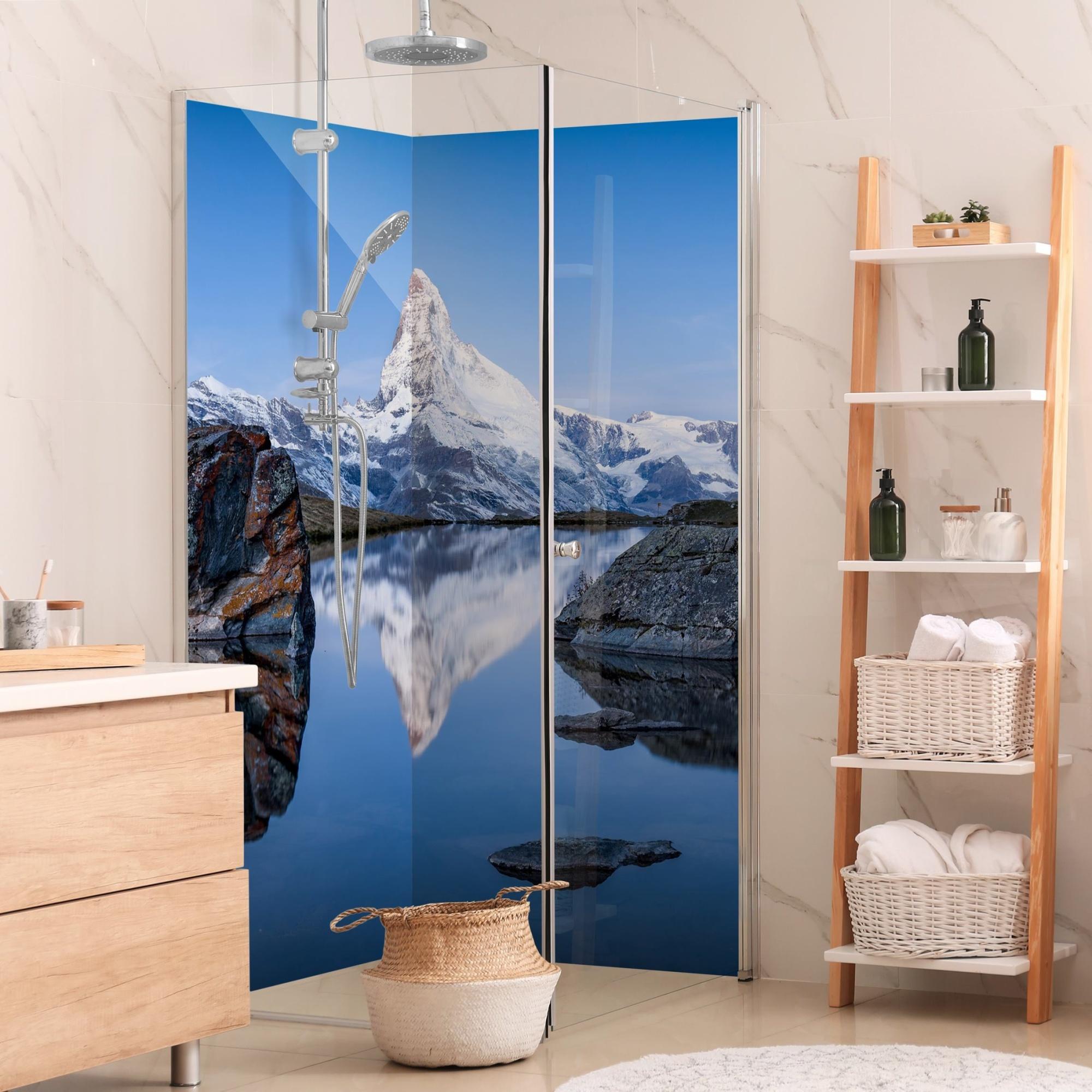 Duschrückwand Natur selbstklebend - 0.61 mm Wandpaneel wasserfest Schweiz blau Motiv Badrückwand fugenlos Premium matt 100x210 cm