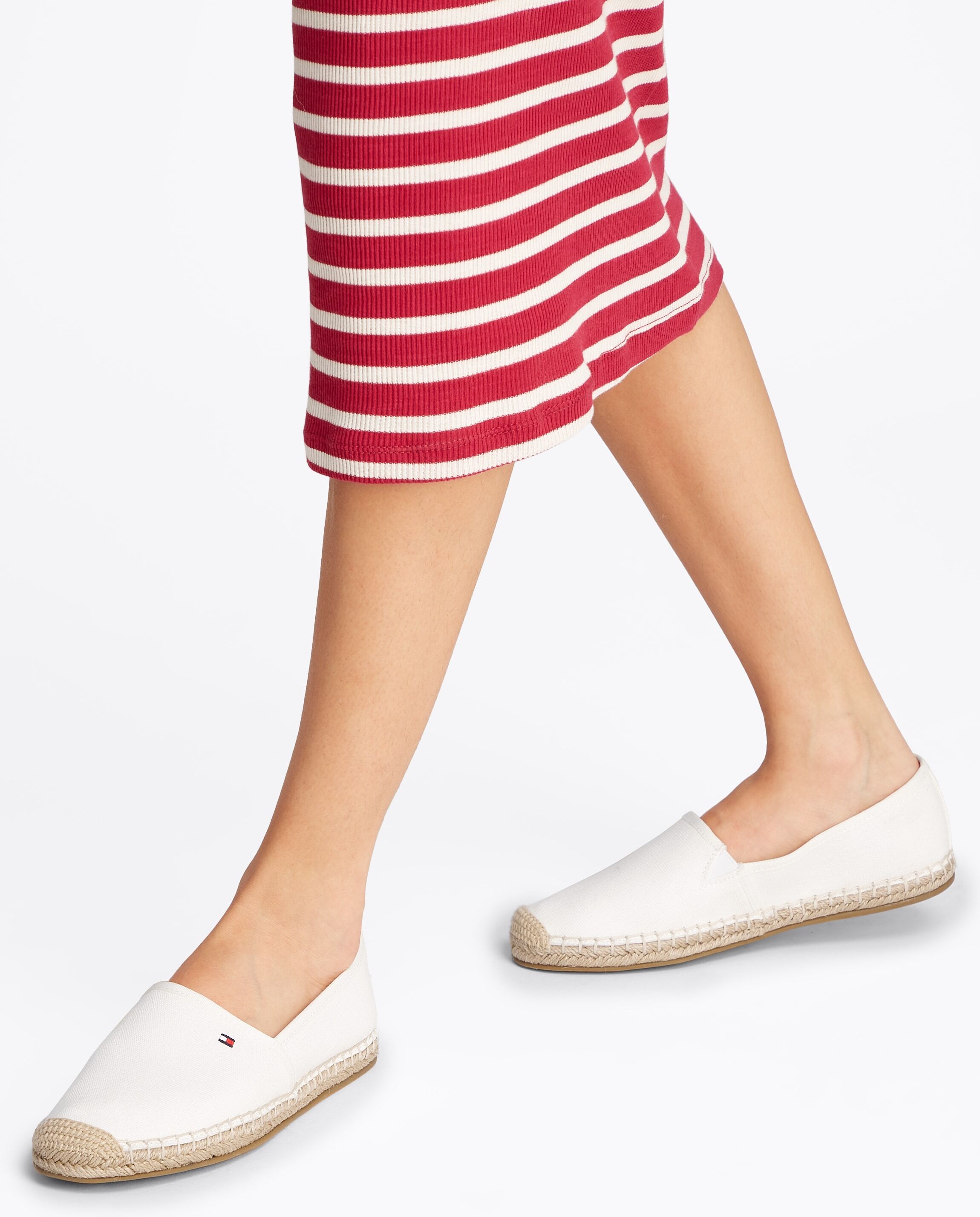 Espadrille TOMMY HILFIGER "FLAG CANVAS ESPADRILLE", Damen, Gr. 41, beige (ecru), Baumwolle, unifarben, Schuhe Espadrille, Slipper, Flats, Bequemschuh, Jutebezug und Ziernähten, schmale Form