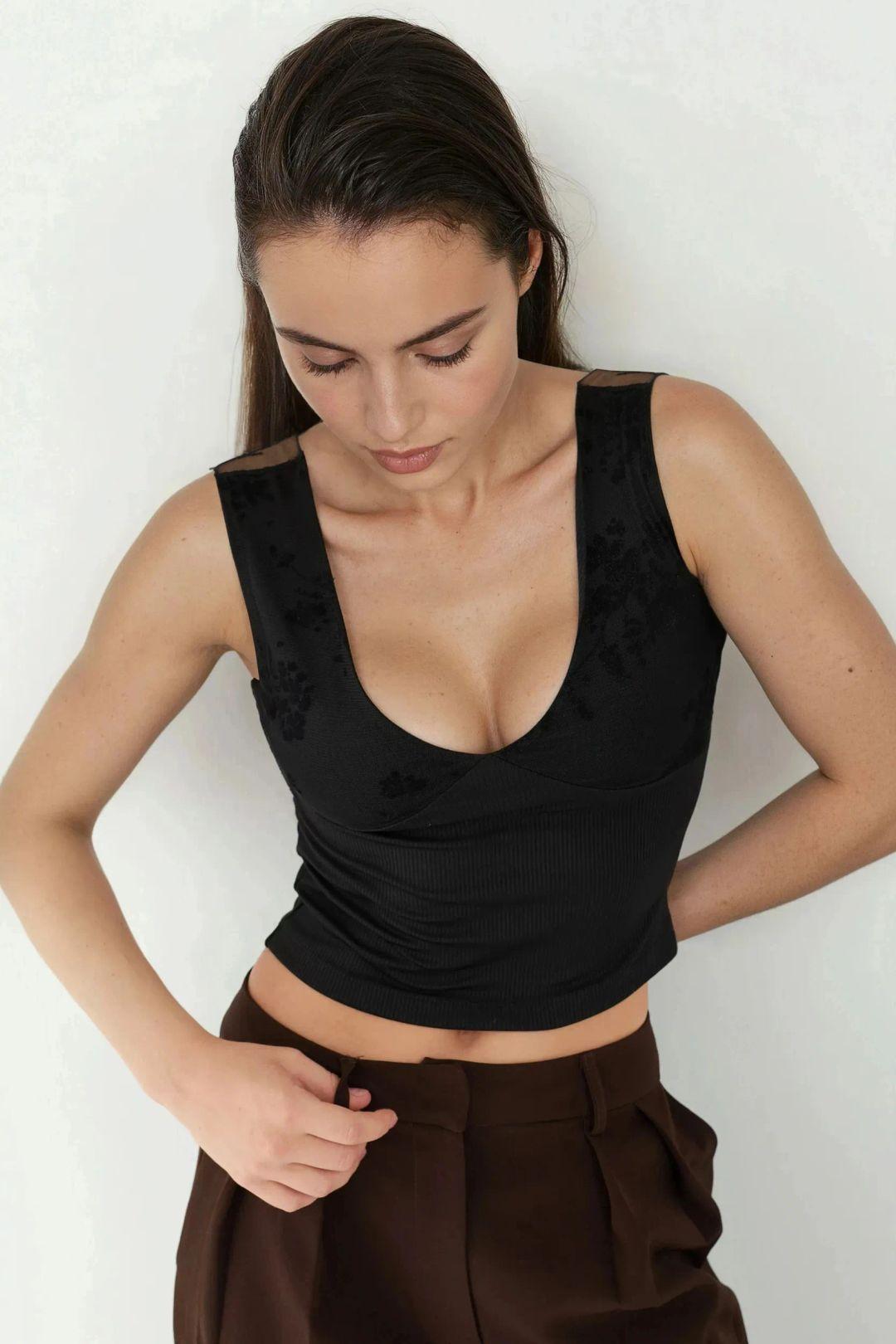 Spitzen-Detail V-Ausschnitt Crop Top