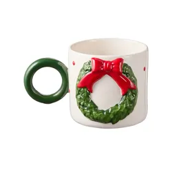 HOME STORY Tasse mit Weihnachtskranz   ¦ weiß ¦ Porzellan ¦ Maße (cm): B: 9,7 H: 8,5