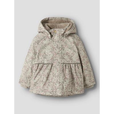 Outdoorjacke NAME IT "NMFSNOW05 JACKET AOP 1FO", Mädchen, Gr. 122, bunt (pure cashmere), Web, Obermaterial: 100% Polyester, bedruckt, normal, Jacken Outdoorjacke, reflektierende Details, wasserdicht, winddicht, atmungsaktiv