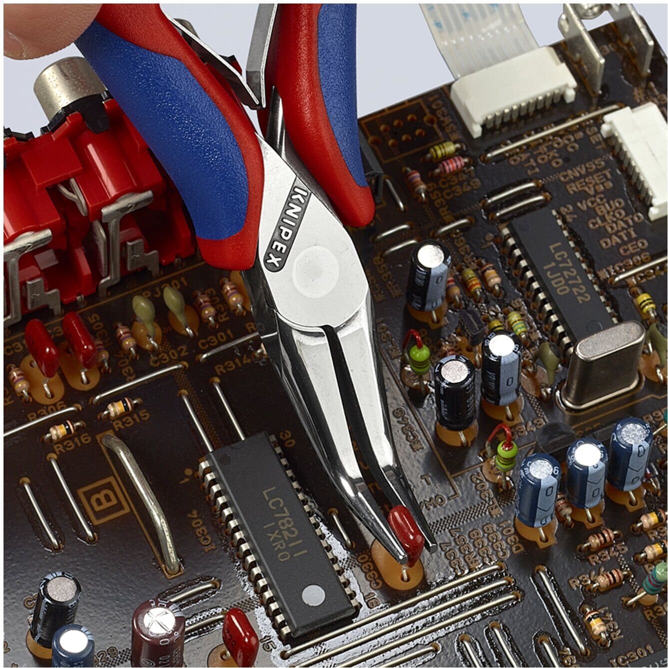 KNIPEX 35 82 145 Elektronik-Greifzange mit durchgestecktem Gelenk mit Mehrkomponenten-Hüllen 145 mm)