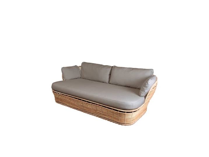 Cane-line Basket Sofa 2-Sitzer Natural, taupefarbene kissen