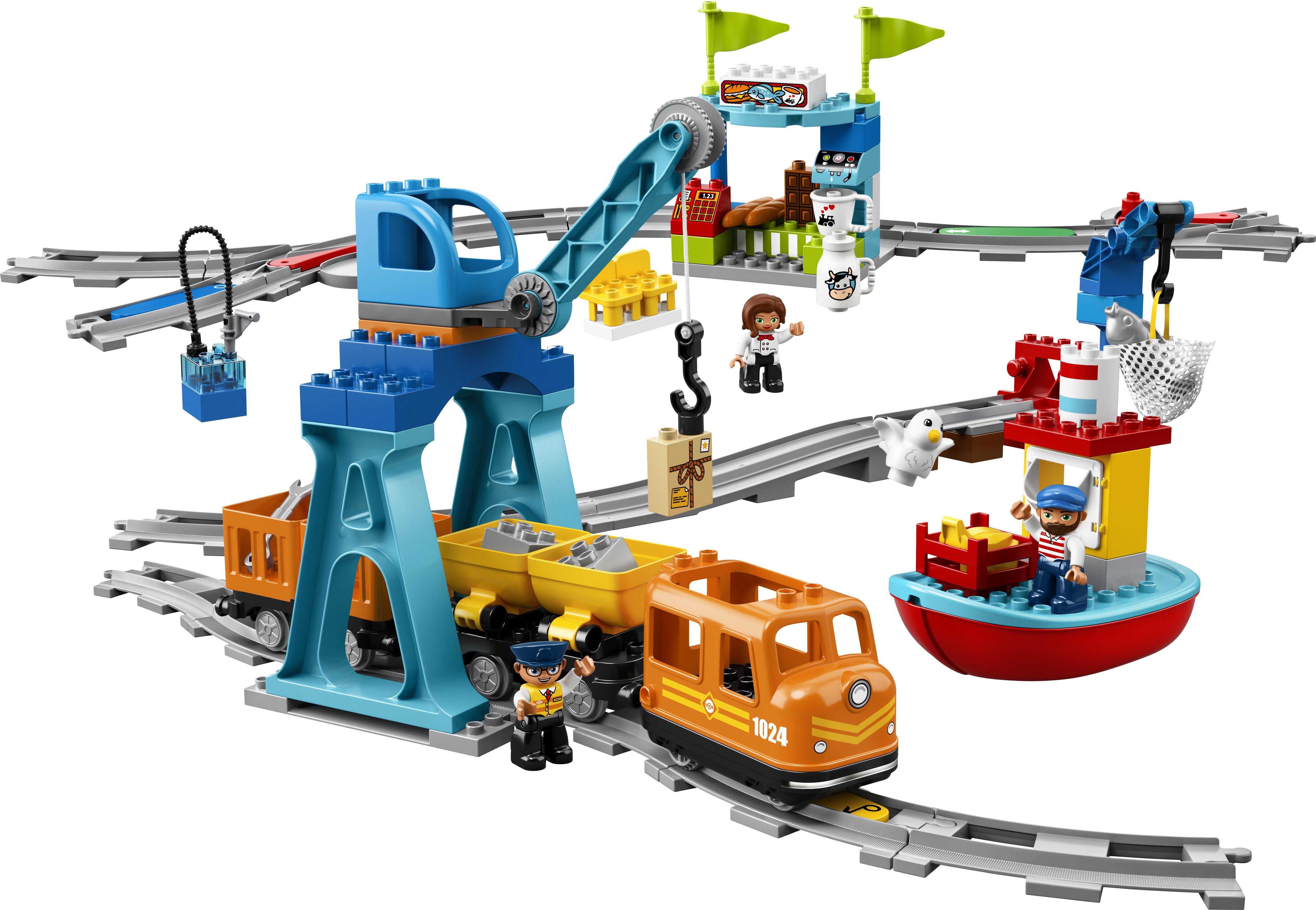 LEGO DUPLO Güterzug, "Push & Go"-Lok mit Lichtern und Geräuschen, Funktionssteinen und 2 Kranen, Spielzeug für Mädchen und Jungen ab 2 Jahren 10875