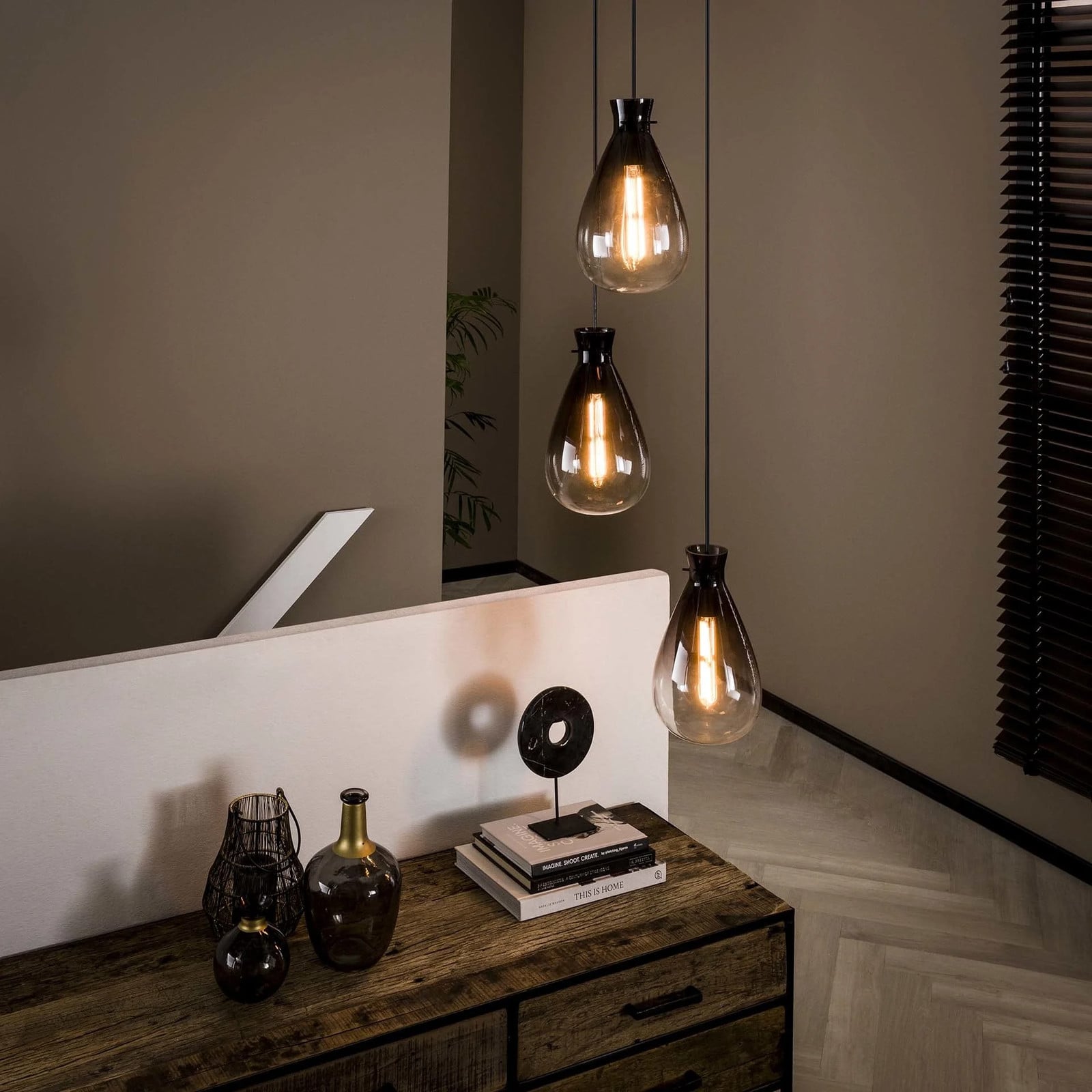 WoonStijl Hanglamp 3L Nugget Shaded met Transparante Glazen Kappen en Zwart Frame